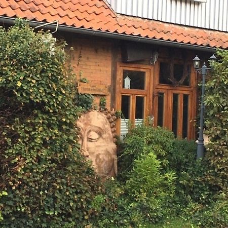Grosse Hobbithoehle Mit Gemeinschaftsgarten Neustadt am Rübenberge Exterior foto